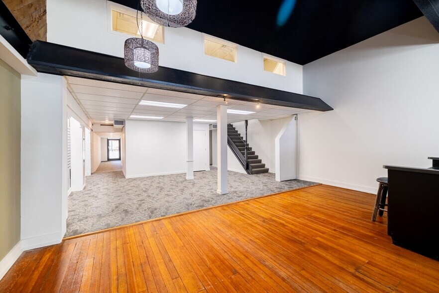 More Photos Of 108 S Santa Fe Ave, Salina General Retail For Lease