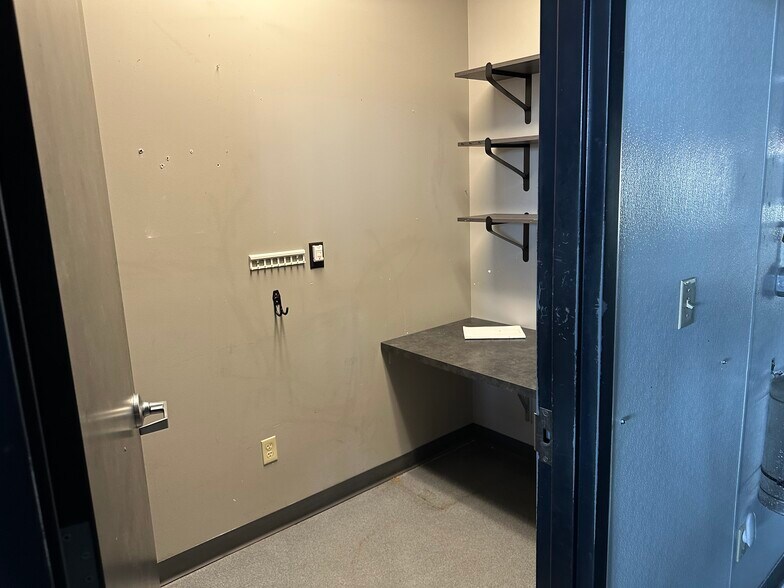 More Photos Of 1313 S Dewey St, North Platte Fast Food For Lease