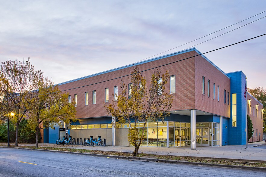 More Photos Of 1642 W 59th St, Chicago Office For Sale