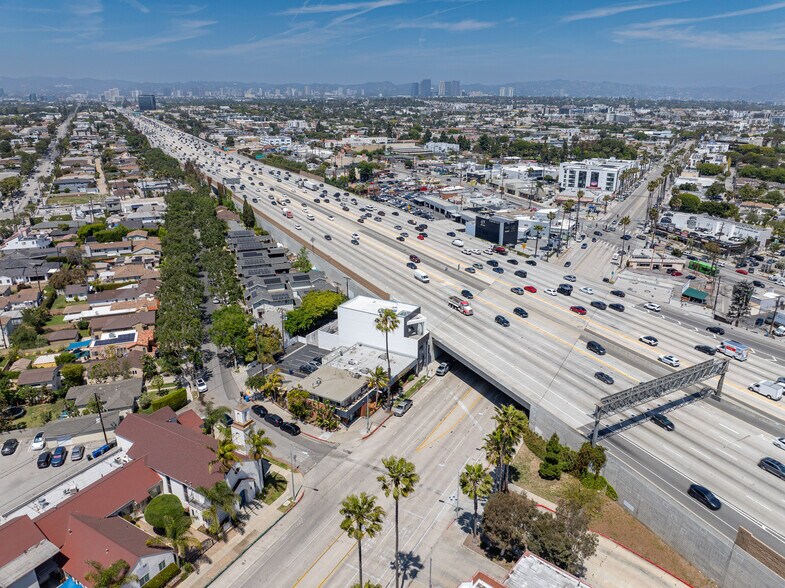 More Photos Of 11259 Washington Blvd, Culver City Office For Sale