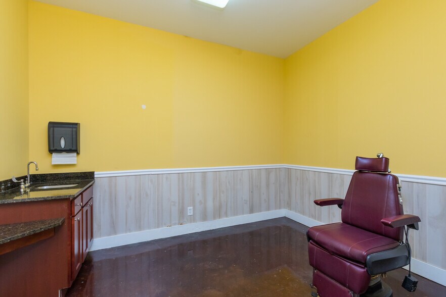 More Photos Of 100 S Greentree Ln, Foley Medical For Sale