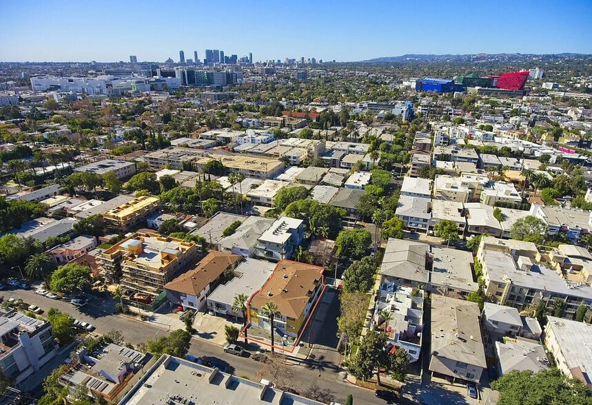 More Photos Of 561 N Sweetzer Ave, Los Angeles Apartments For Sale