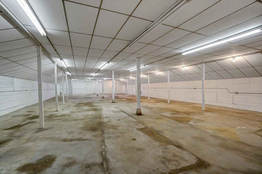 More Photos Of 211 S Greenlawn Ave, Elida Warehouse For Sale