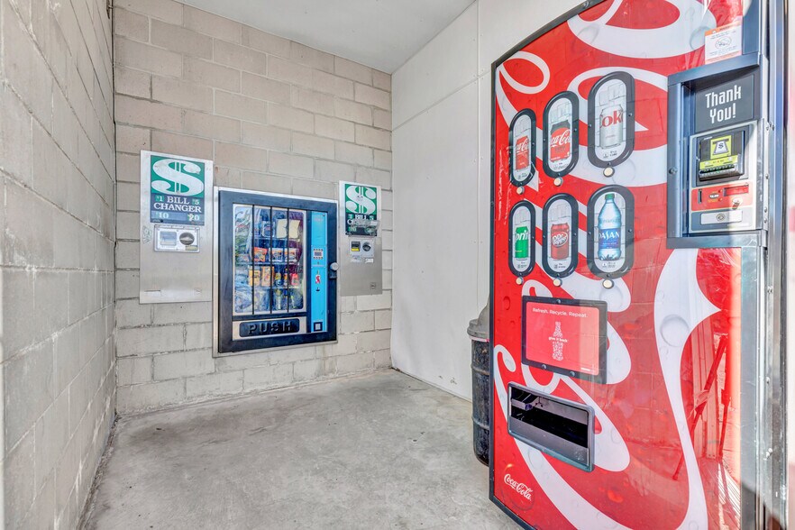 More Photos Of 725 Village Center Dr, Colorado Springs Carwash For Sale
