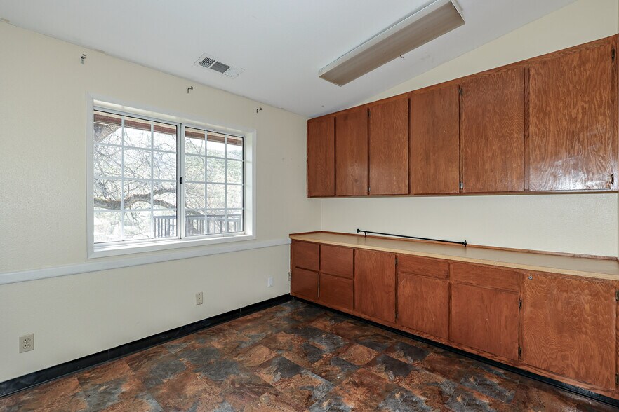 More Photos Of 5320 State Highway 49, Mariposa Office Residential For Lease