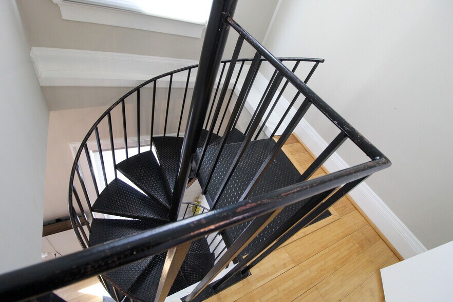 More Photos Of 440 Hopkins St, Cincinnati Apartments For Sale