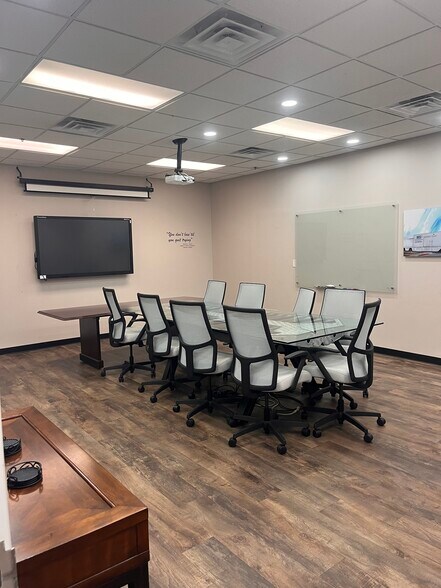 More Photos Of 227-229 Arnold Mill Rd, Woodstock Light Distribution For Lease