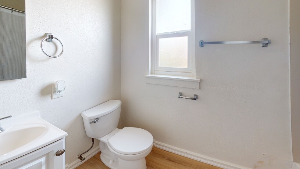 More Photos Of 6619-6625 Bancroft Ave, Oakland Apartments For Sale