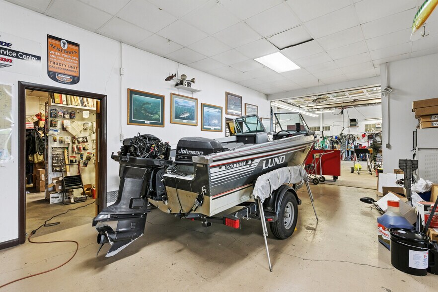 More Photos Of 100 Water St, Menasha General Retail For Sale