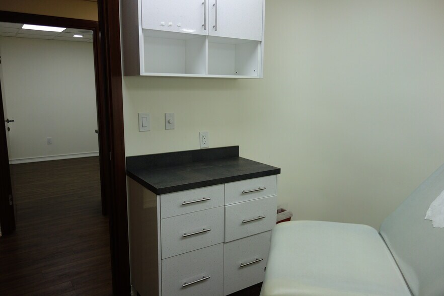 More Photos Of 6433 98th St, Rego Park Healthcare For Lease