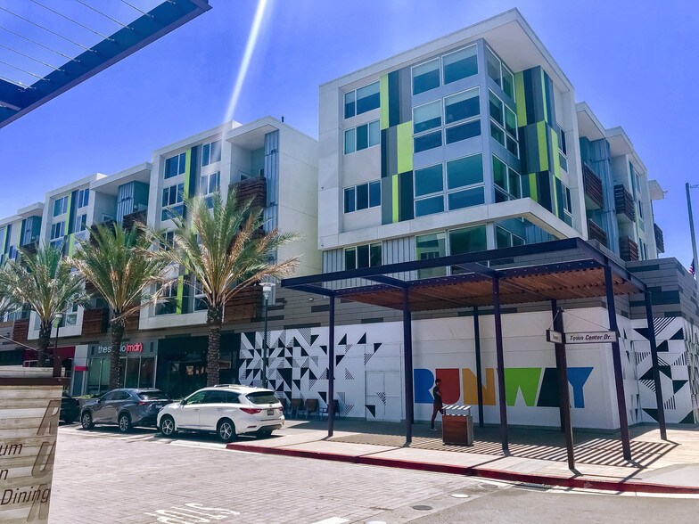 More Photos Of 12065-12069 Jefferson Blvd, Culver City Office For Lease