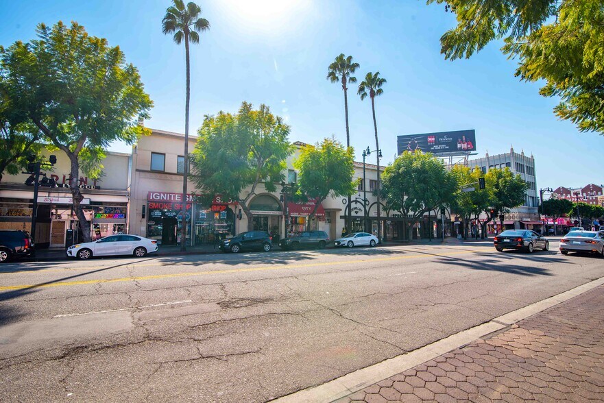 More Photos Of 6646 Hollywood Blvd, Hollywood Storefront Retail Office For Sale
