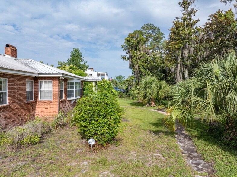 More Photos Of 164 NE Laguna Dr, Lake City Office For Sale