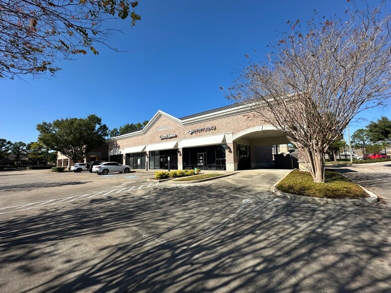 More Photos Of 23120-23128 Westheimer Pky, Katy Freestanding For Lease