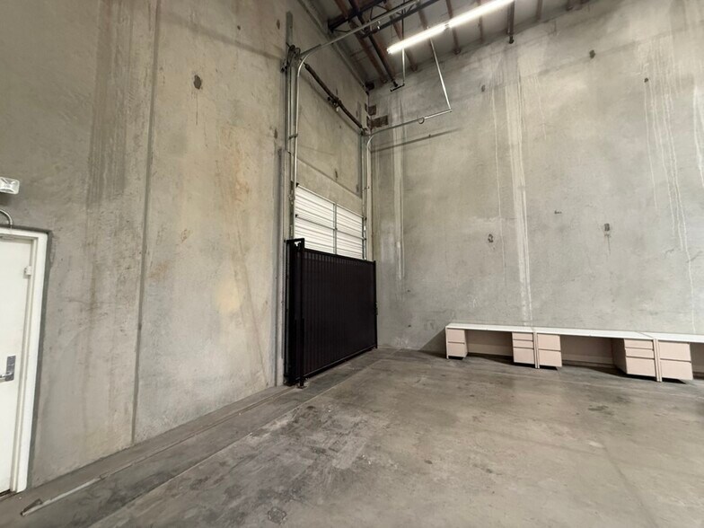 More Photos Of 15823 W Monte St, Sylmar Warehouse For Sale