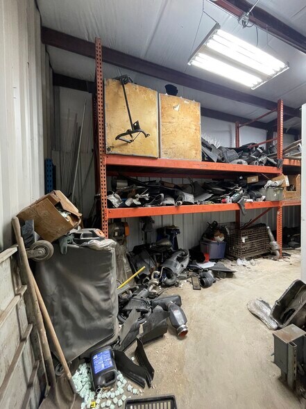 More Photos Of 2211 Louetta Rd, Spring Industrial For Sale