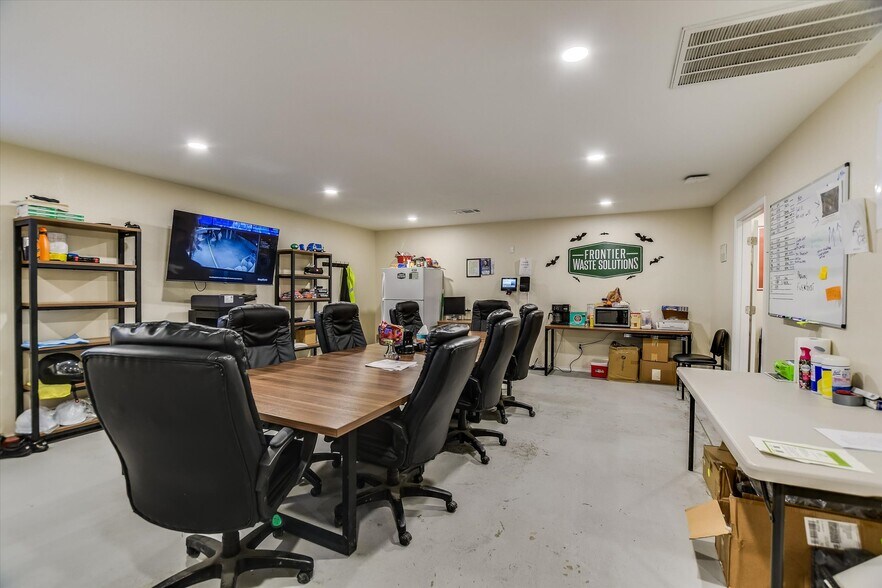 More Photos Of 204 FM 696, Elgin Light Manufacturing For Sale
