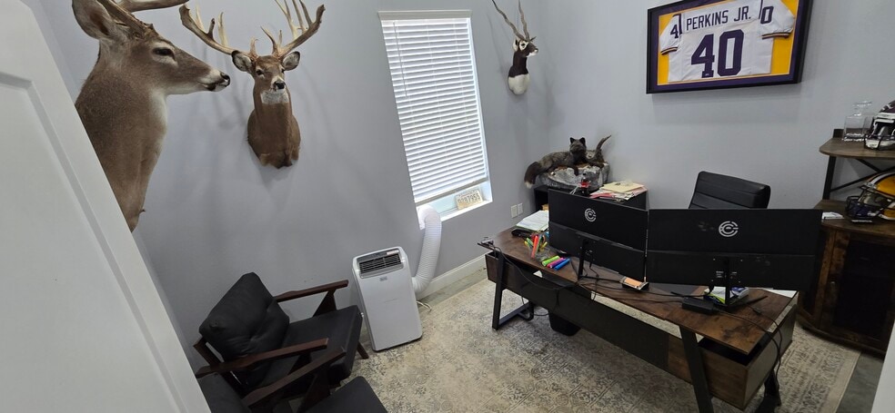More Photos Of 21360 N Frontage Rd, Iowa Office Residential For Lease