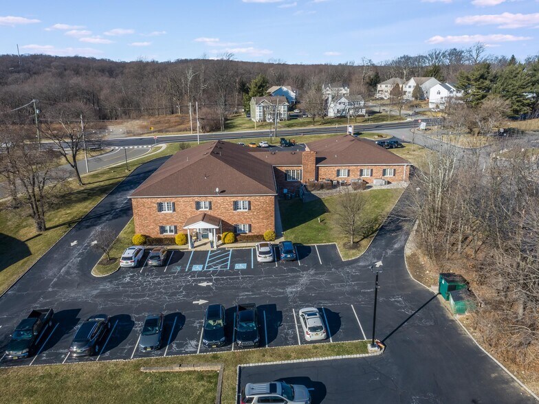 More Photos Of 10 W Hanover Ave, Randolph Office For Lease