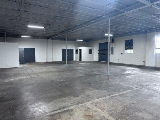 More Photos Of 1330 W Beaver St, Jacksonville Service For Lease