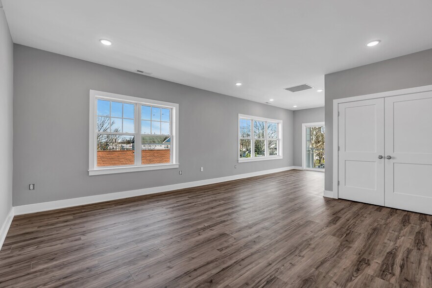More Photos Of 33 Union Ave, Manasquan Apartments For Sale
