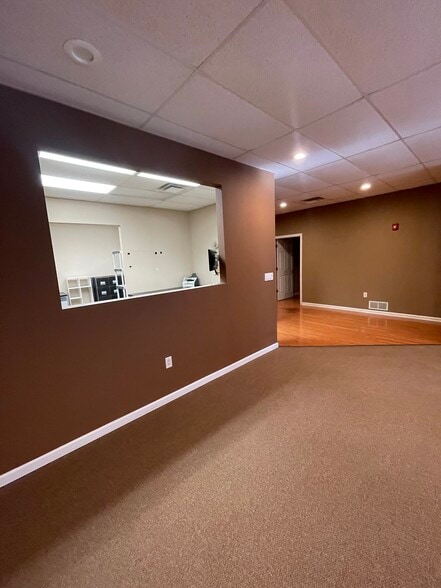 More Photos Of 27 Gary St, Carnegie Light Distribution For Lease