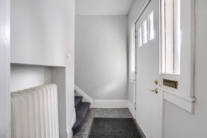 More Photos Of 4 Oriole Gdns, Toronto Apartments For Sale