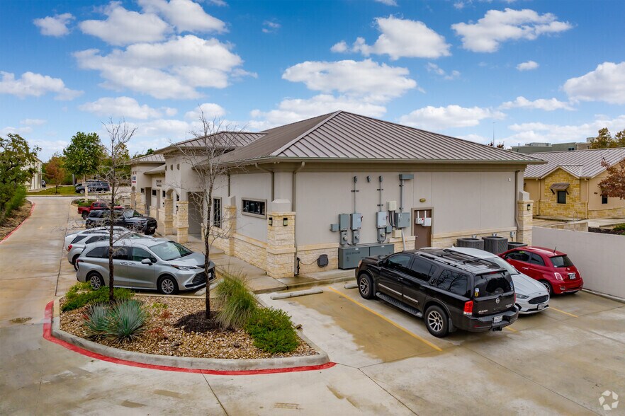 More Photos Of 2003 Rogers Rd, San Antonio Medical For Sale