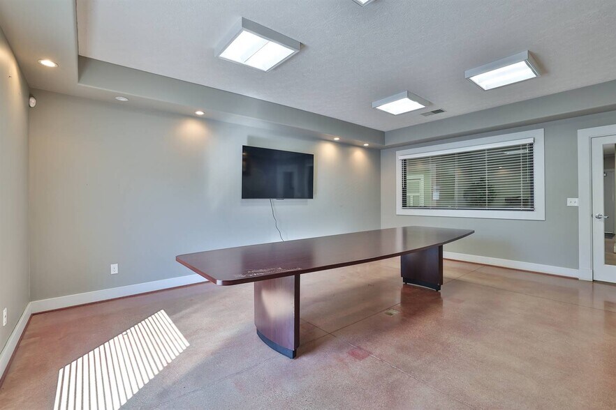 More Photos Of 4450 Monroe St, Hooven Truck Terminal For Sale