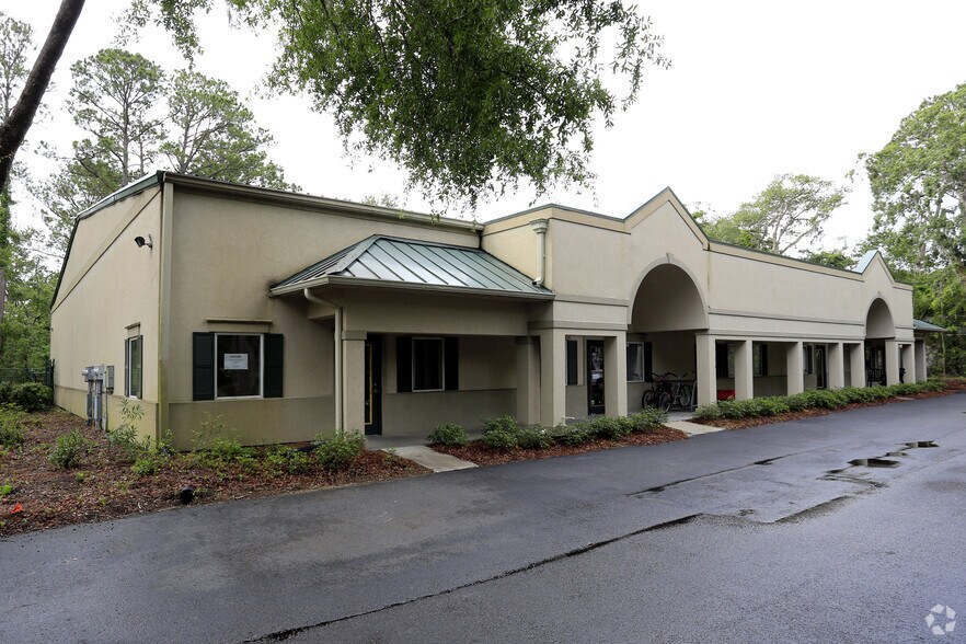 More Photos Of 136 Beach City Rd, Hilton Head Flex For Lease
