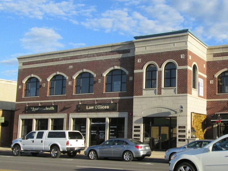 More Photos Of 524 W State St, Geneva Storefront Retail Office For Lease