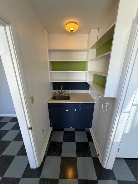 More Photos Of 851-855 Sawyer St, South Portland Storefront Retail Office For Lease