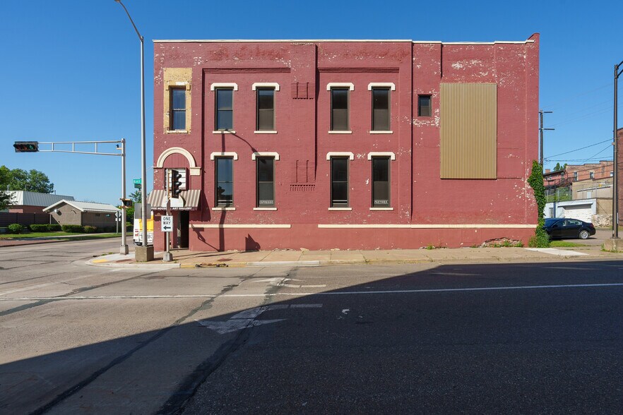 More Photos Of 2 Bay St, Chippewa Falls Storefront Retail Office For Sale