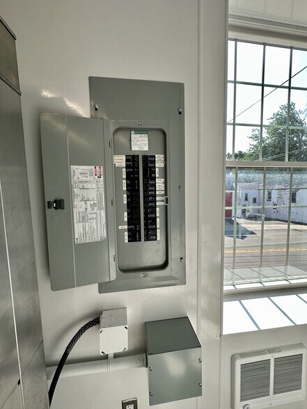 More Photos Of 4 Thomas St, Holley Restaurant For Sale