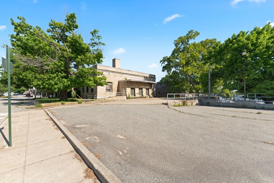 More Photos Of 1190 Main St, West Warwick Loft Creative Space For Sale