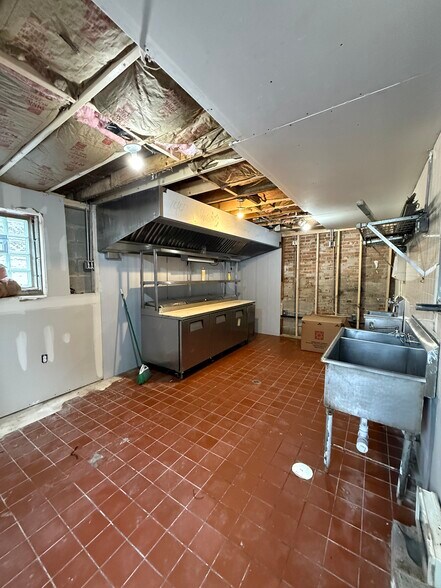 More Photos Of 2500 N Ashland Ave, Chicago Restaurant For Lease