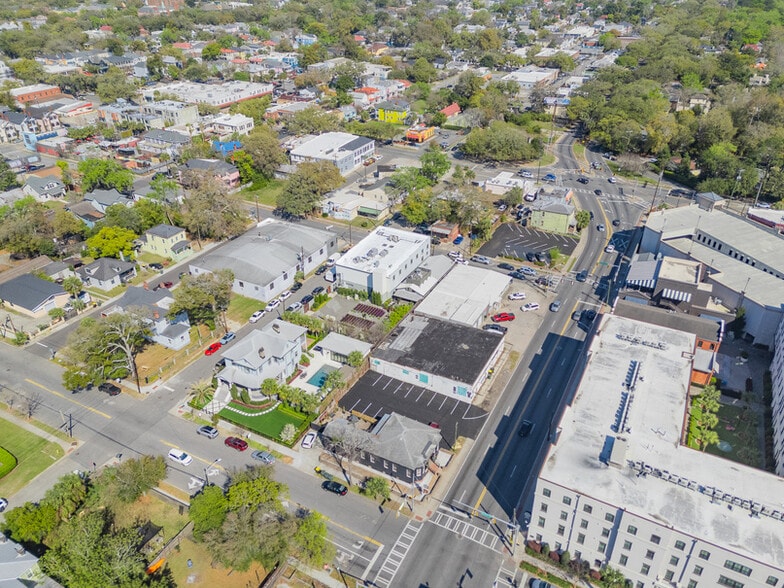 More Photos Of 112 W Victory Dr, Savannah Flex For Sale