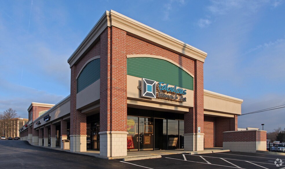 More Photos Of 8002-8022 Hosbrook Rd, Cincinnati Unknown For Lease
