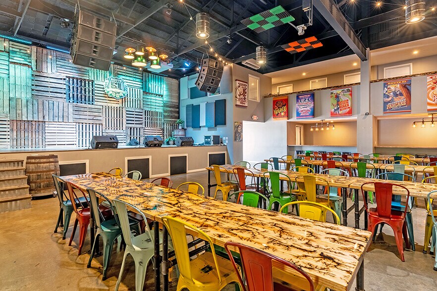 More Photos Of 18967 N US Highway 51, Elkville Mixed Retail For Sale