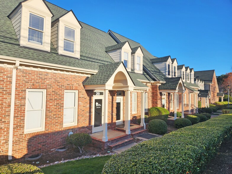 More Photos Of 113-119 Salem Towne Ct, Apex Office For Sale