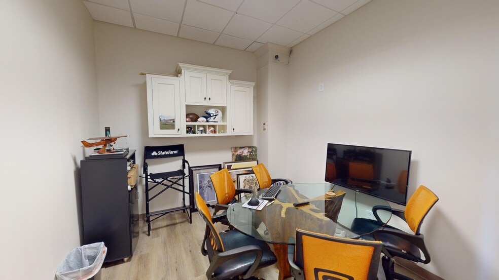 More Photos Of 2241 Fairview Blvd, Fairview Storefront Retail Office For Sale