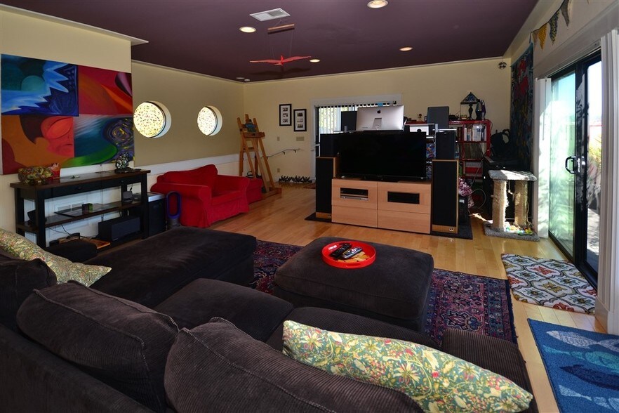 More Photos Of 217-243 W Richmond Ave, Richmond Office Residential For Lease