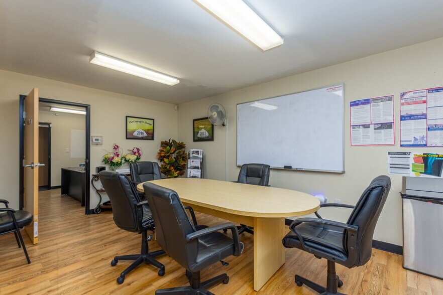 More Photos Of 7131-7133 Darby Ave, Reseda Office For Sale