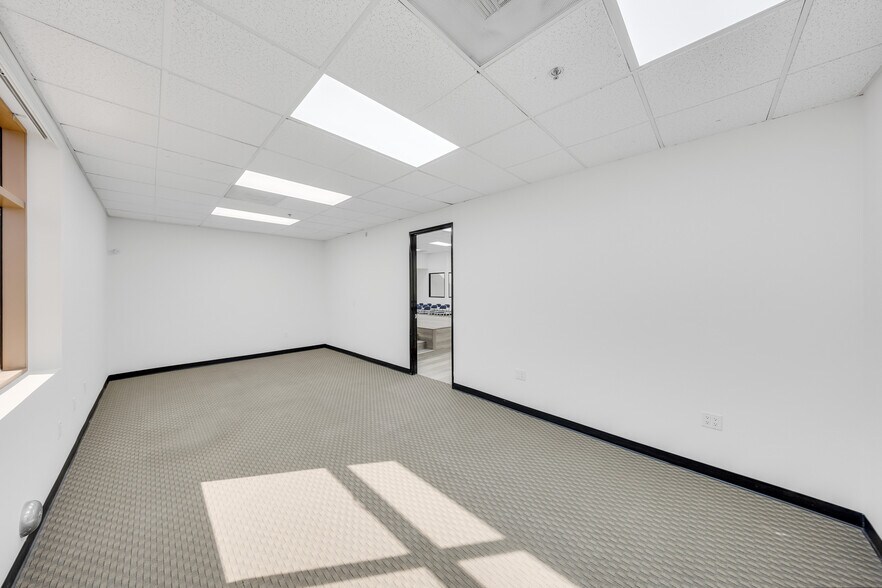 More Photos Of 67 Peters Canyon Rd, Irvine Business Park For Sale