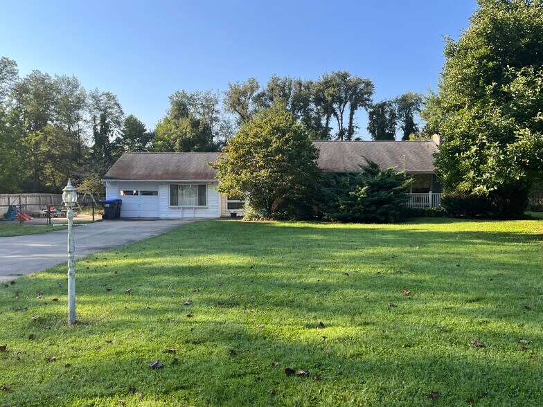 More Photos Of 1350 E Rhorer Rd, Bloomington Specialty For Sale
