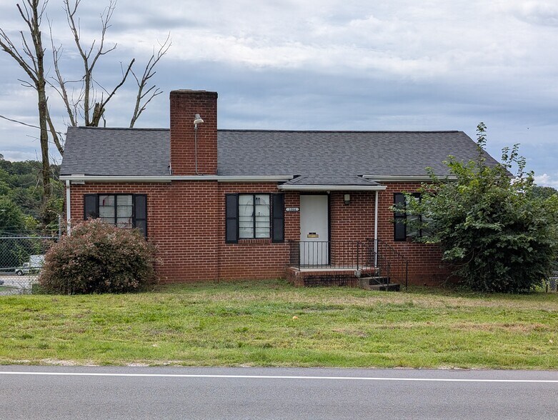 More Photos Of 1064 Salisbury Ridge Rd, Winston-Salem Office For Sale