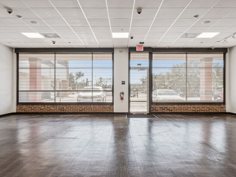 More Photos Of 949-999 W State Road 434, Longwood General Retail For Lease