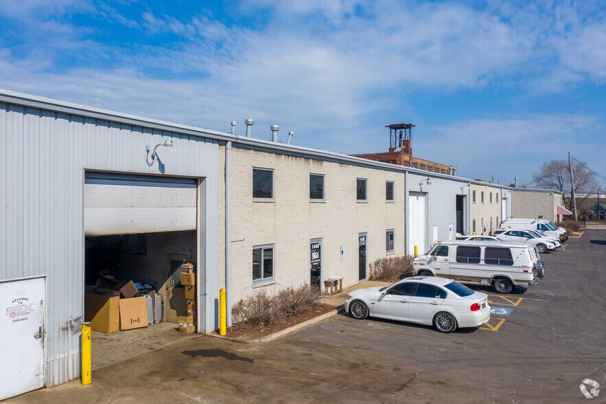 More Photos Of 1420-1440 W 38th St, Chicago Warehouse For Lease