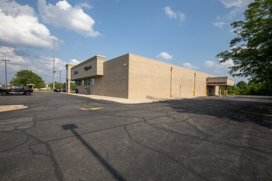 More Photos Of 5995 Us-6, Portage Drugstore For Lease