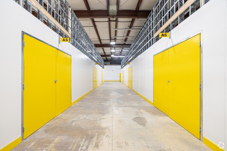 More Photos Of 299 Industrial Ln, Torrington Distribution For Lease